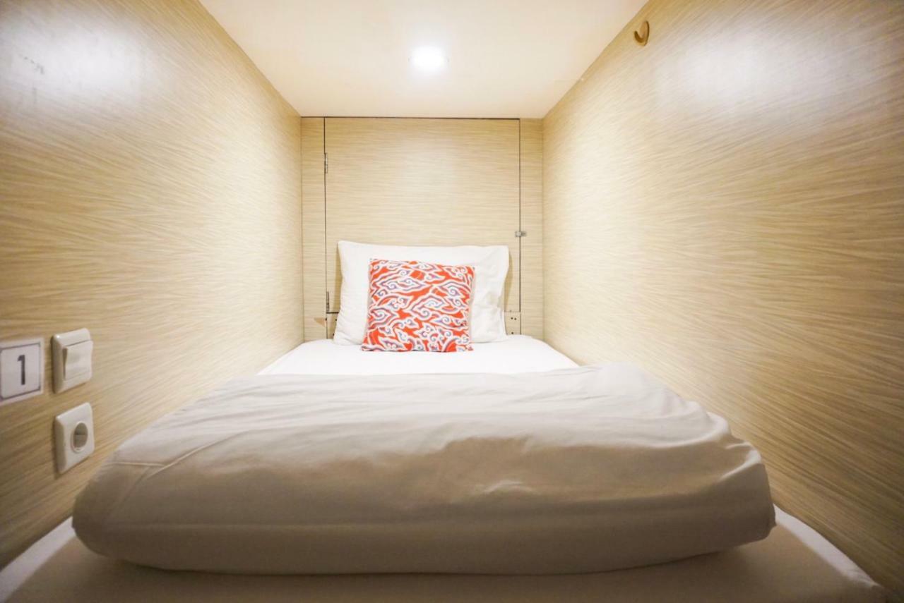 Karisa Pods Hostel เซมินยัค ภายนอก รูปภาพ