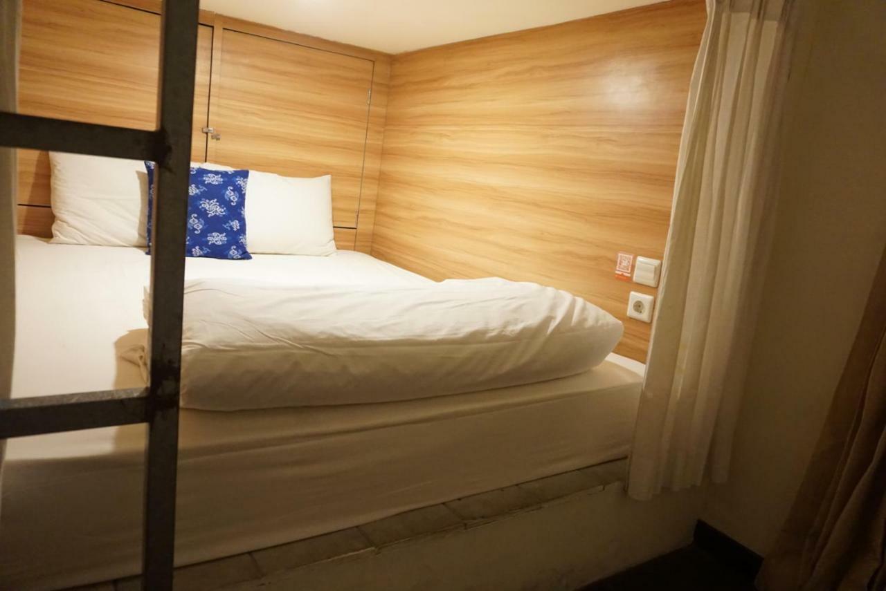Karisa Pods Hostel เซมินยัค ภายนอก รูปภาพ